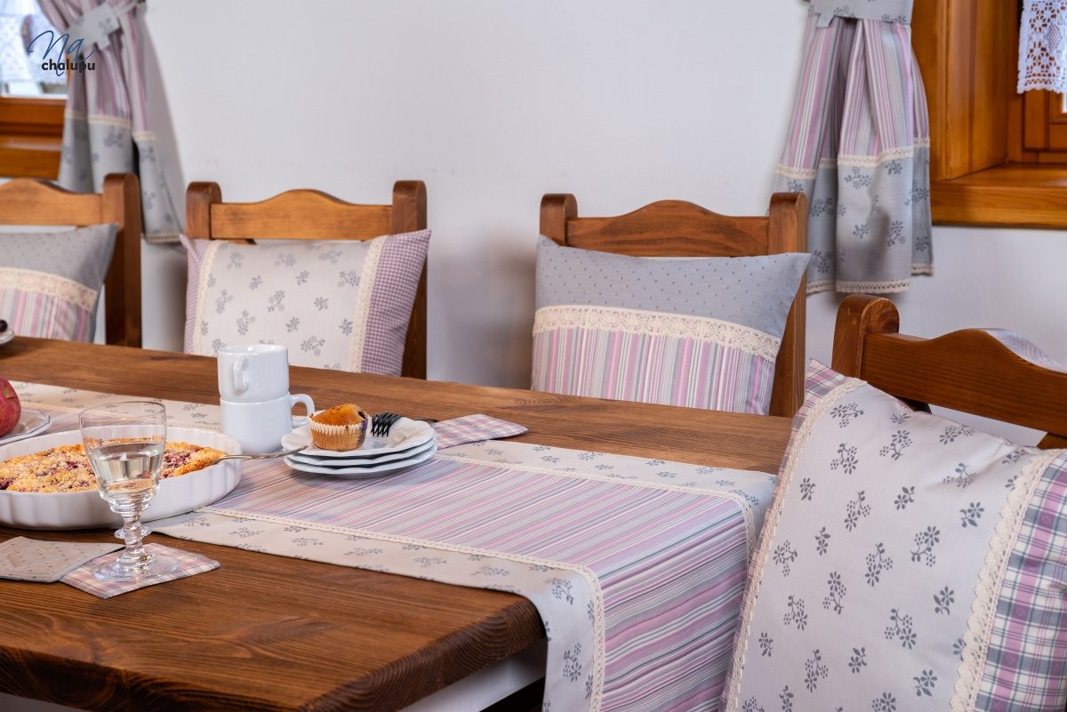 šedo-růžová kolekce venkovský styl